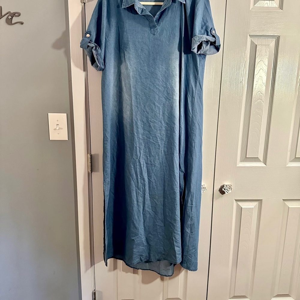 Long denim dress with cuff sleeves